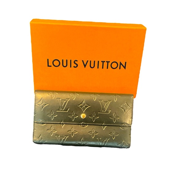 Louis Vuitton Handbags - ☀️ Louis Vuitton charcoal Matt wallet